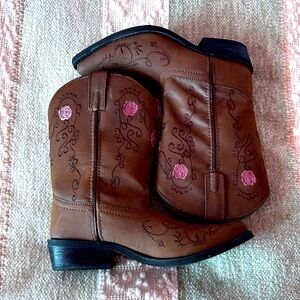 SHYANNE GIRLS' FLORAL EMBROIDERED WESTERN BOOTS - POINTED TOE